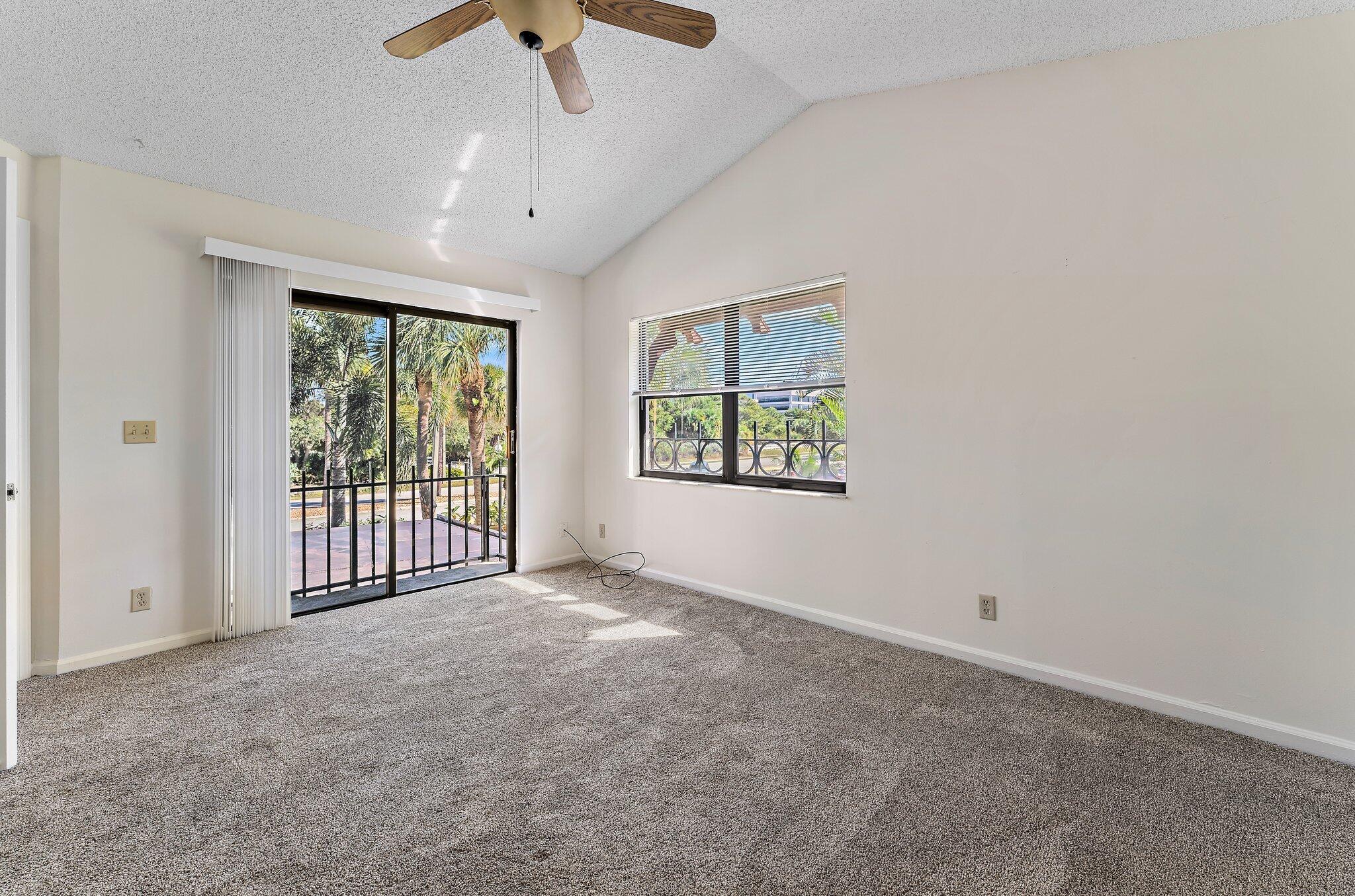 UNO LAGO - Residential Lease