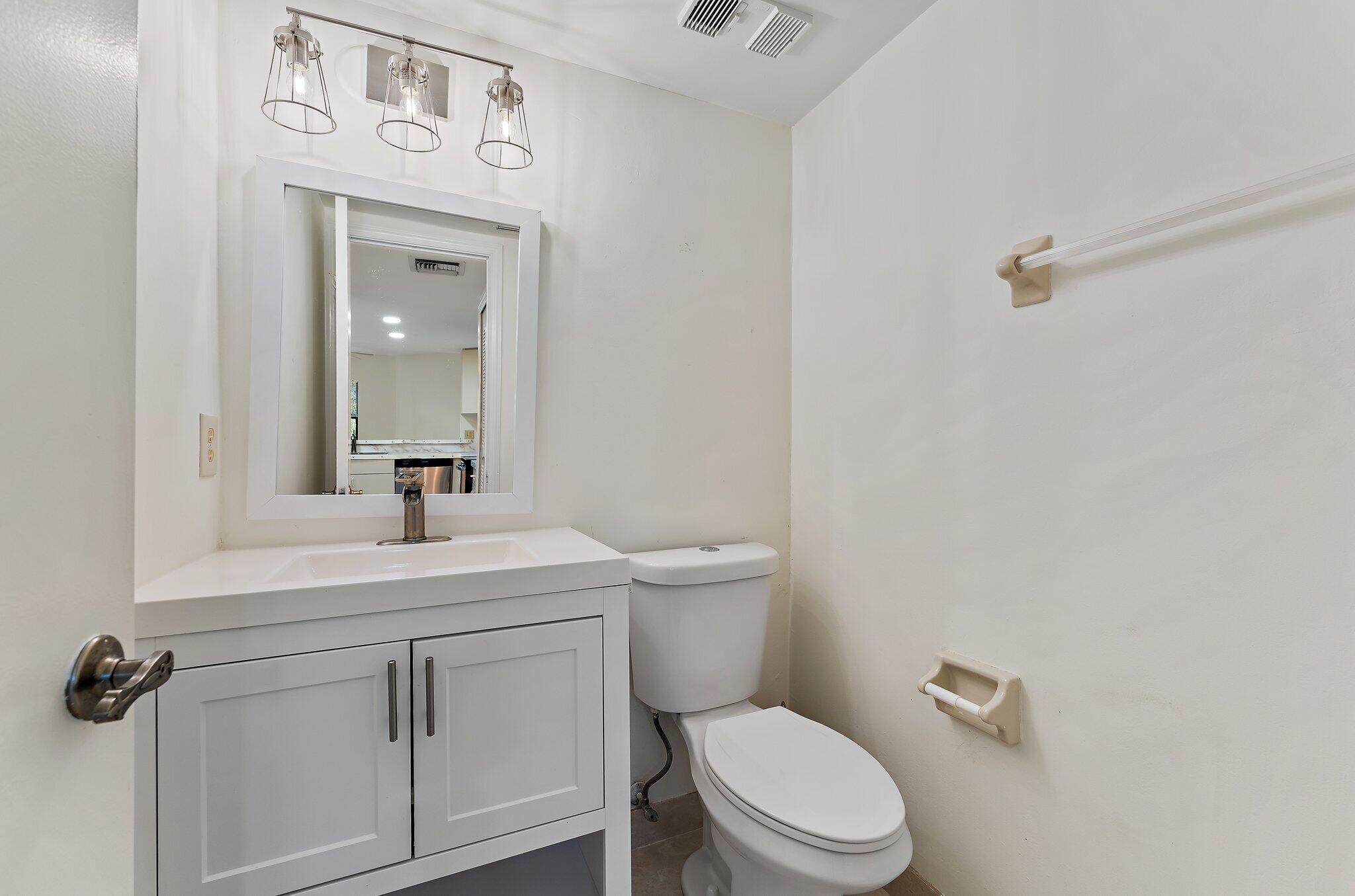 UNO LAGO - Residential Lease