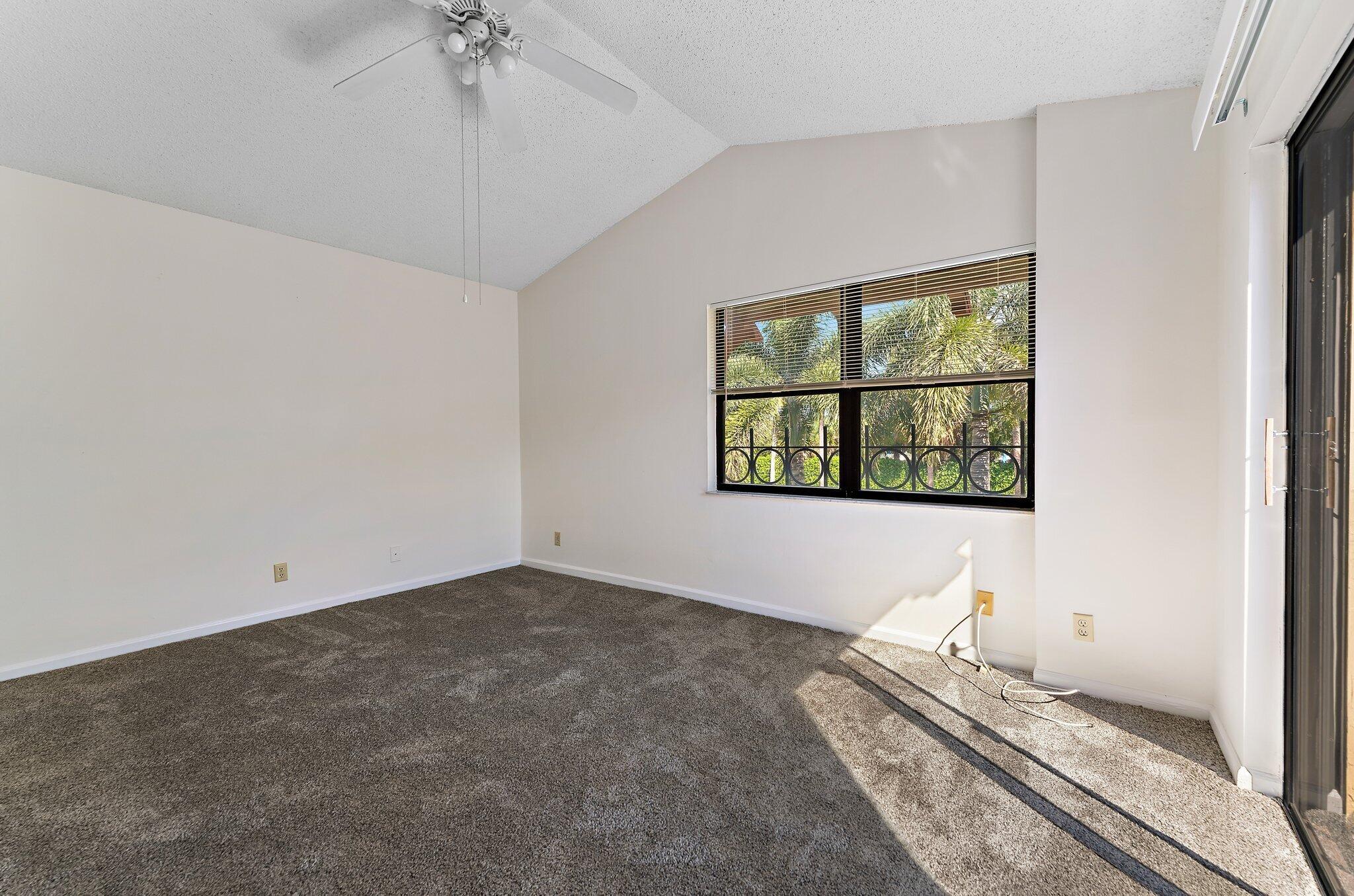 UNO LAGO - Residential Lease