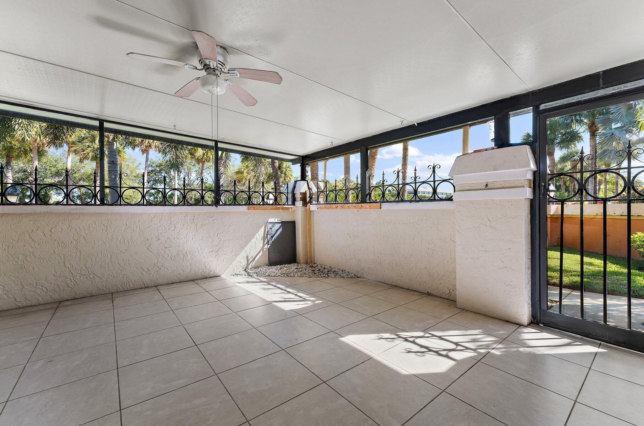 UNO LAGO - Residential Lease