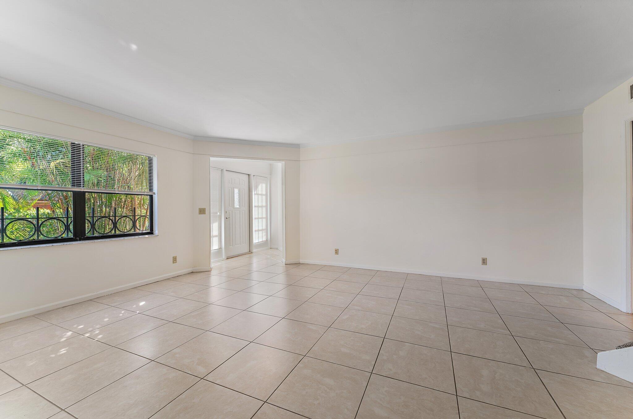 UNO LAGO - Residential Lease