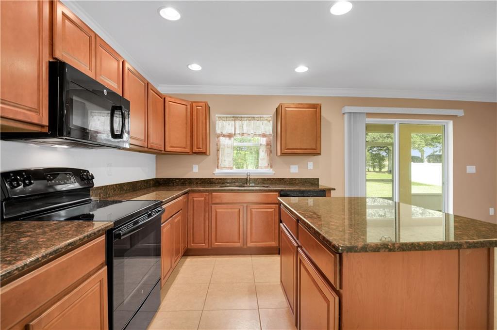 LAKES AT SANDRIDGE PHASE - Residential