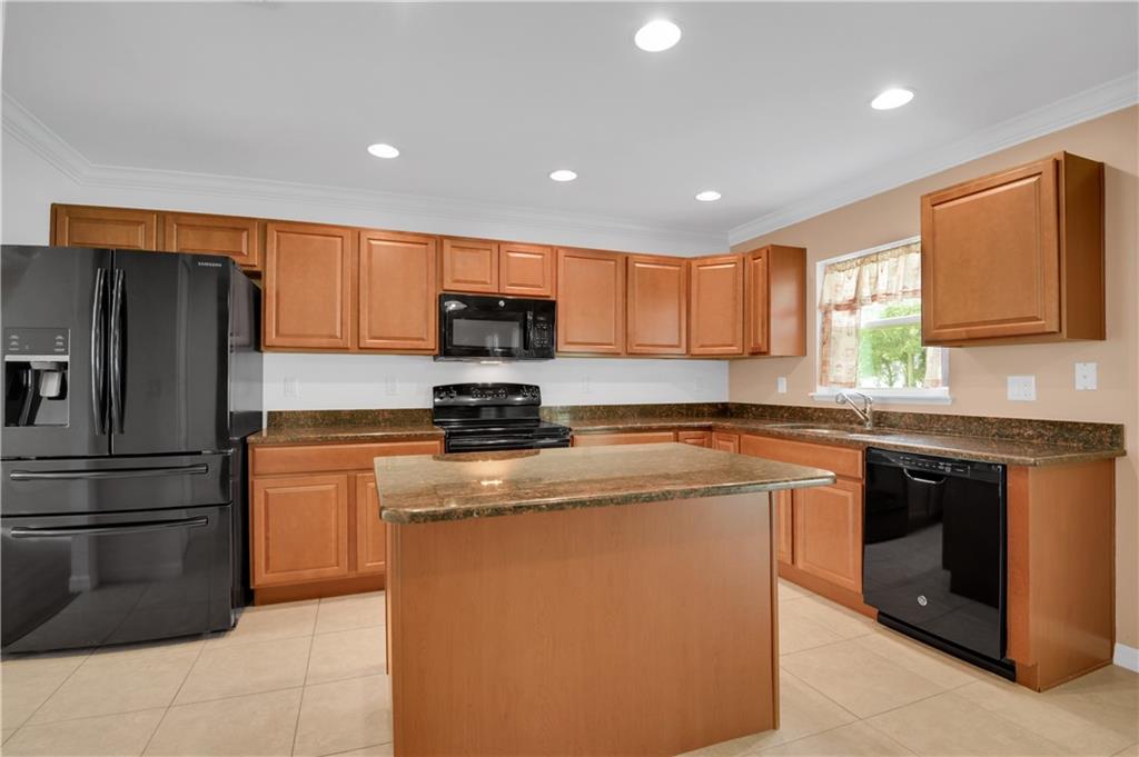 LAKES AT SANDRIDGE PHASE - Residential