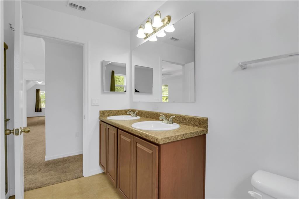 LAKES AT SANDRIDGE PHASE - Residential