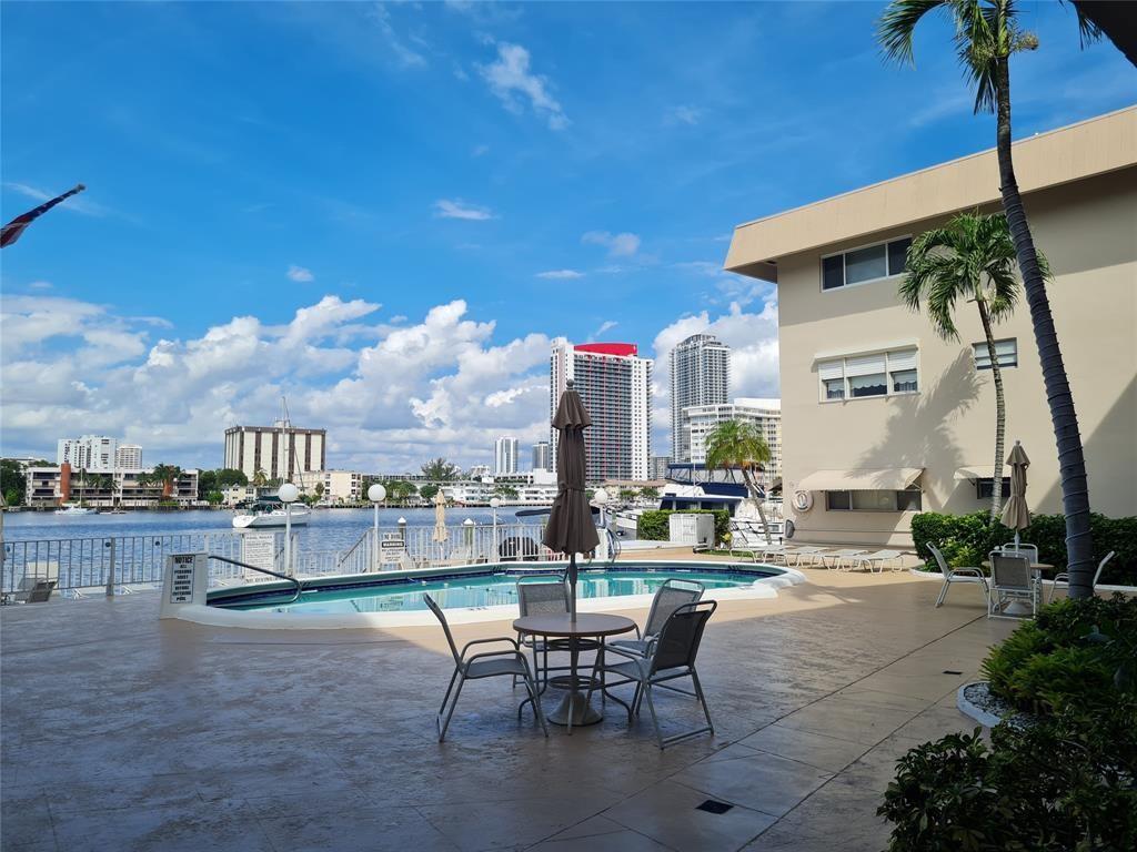 300 Golden Isles Dr 104