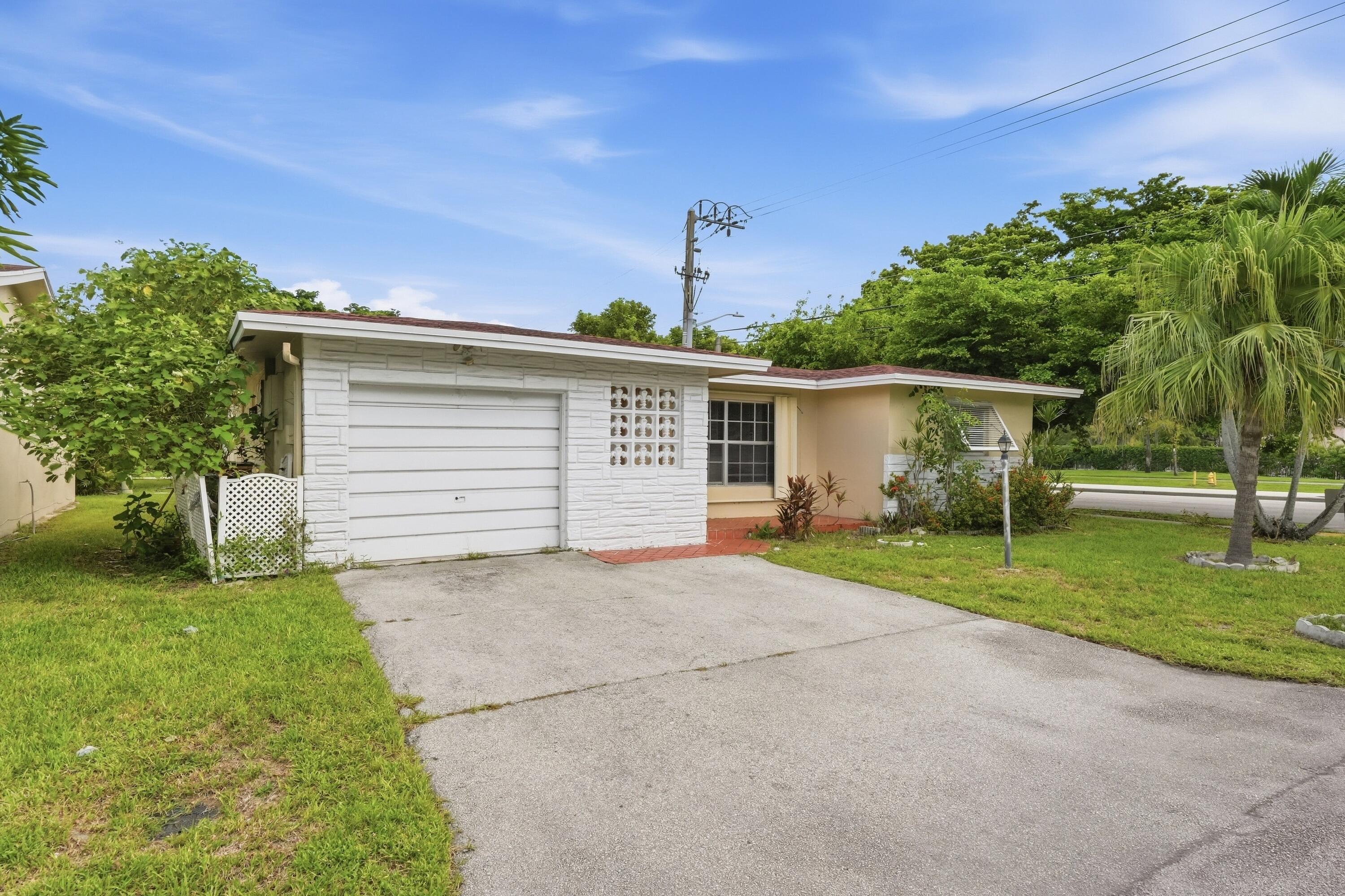 901 NW 48th Place