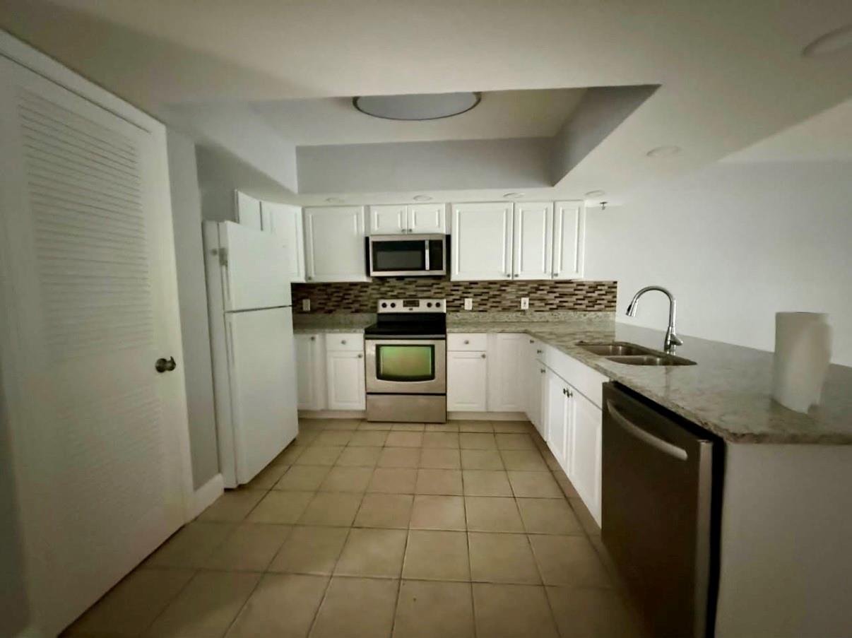 Gazza Minor - Residential Lease