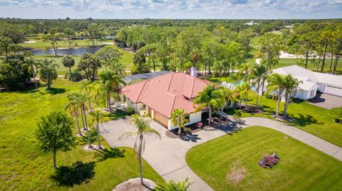 Photo of 18680 SE Old Trail Drive E, Jupiter, FL 33478 (MLS # B26020217)