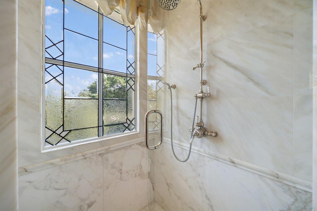 JUPITER HILLS - Residential