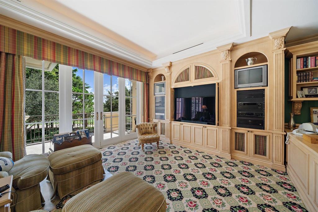 JUPITER HILLS - Residential