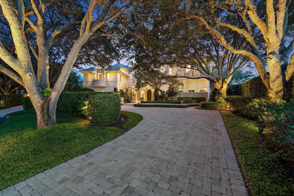 JUPITER HILLS - Residential