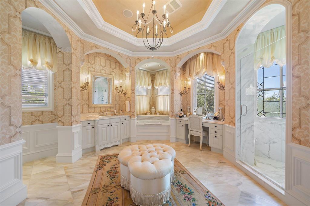 JUPITER HILLS - Residential