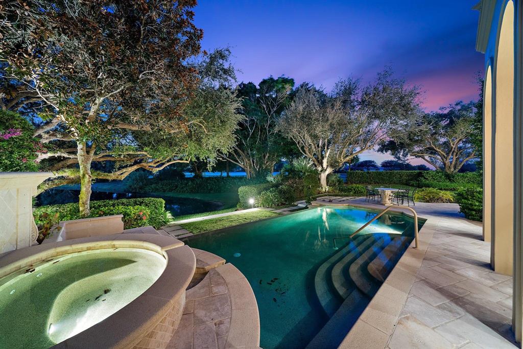 JUPITER HILLS - Residential