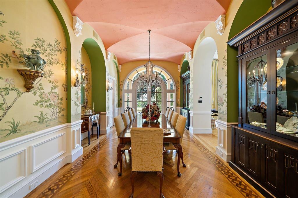 JUPITER HILLS - Residential