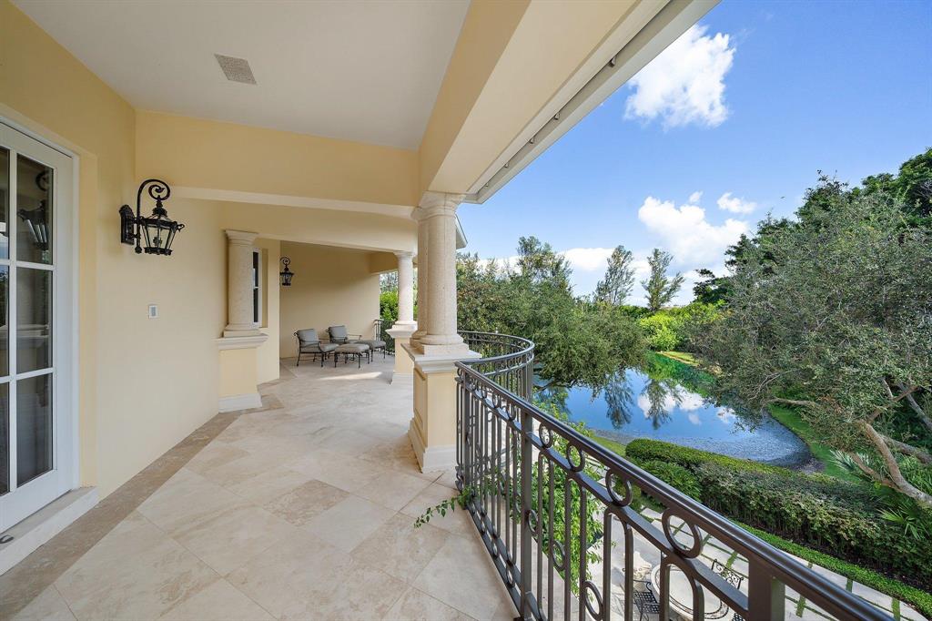 JUPITER HILLS - Residential