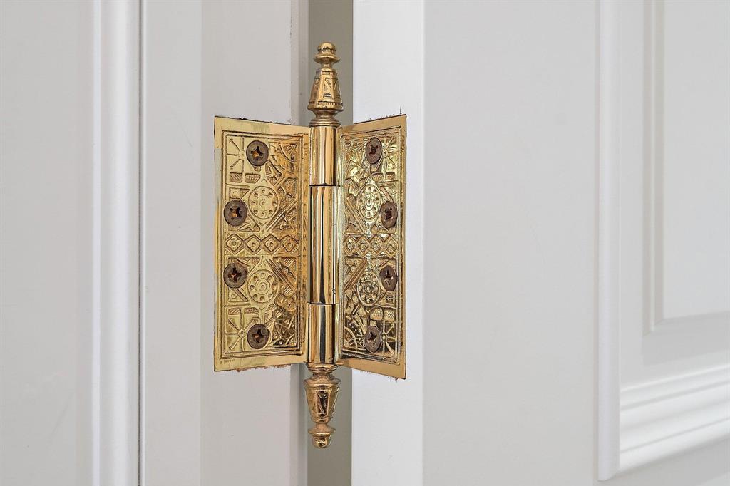 JUPITER HILLS - Residential