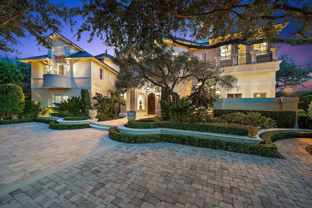 JUPITER HILLS - Residential