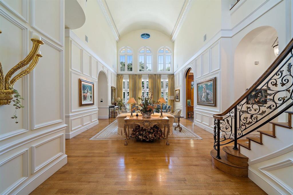 JUPITER HILLS - Residential