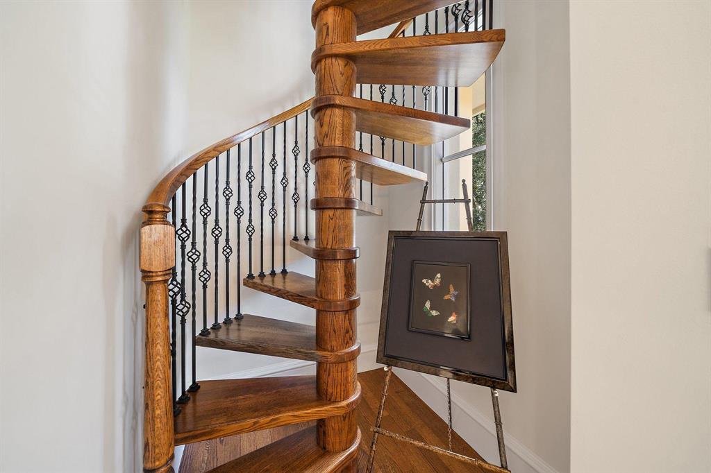 JUPITER HILLS - Residential