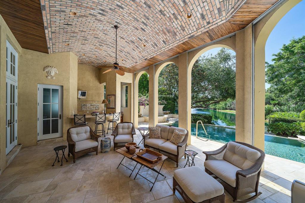 JUPITER HILLS - Residential