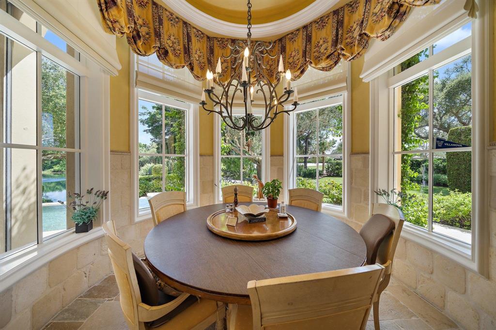 JUPITER HILLS - Residential