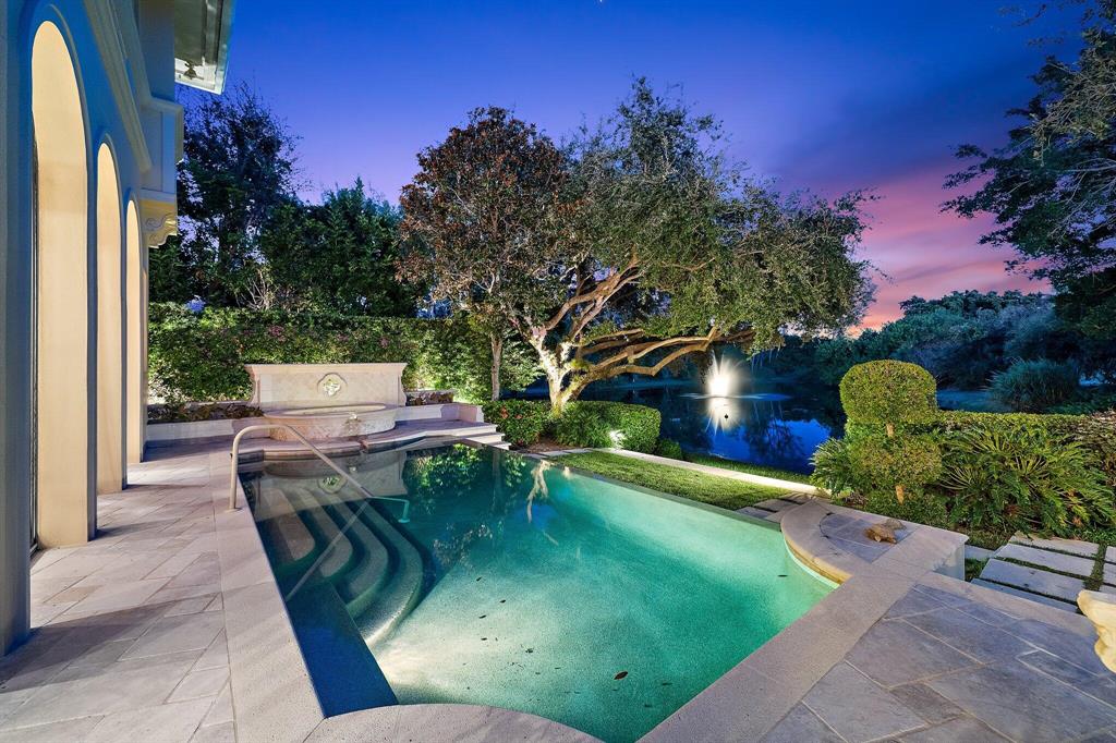 JUPITER HILLS - Residential