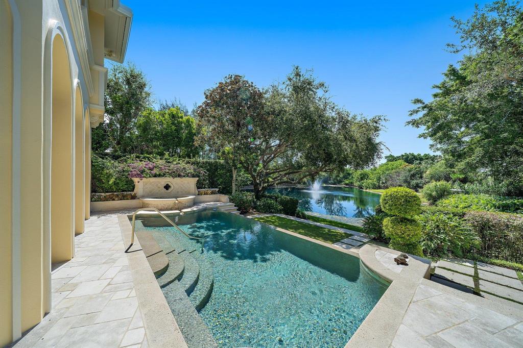 JUPITER HILLS - Residential