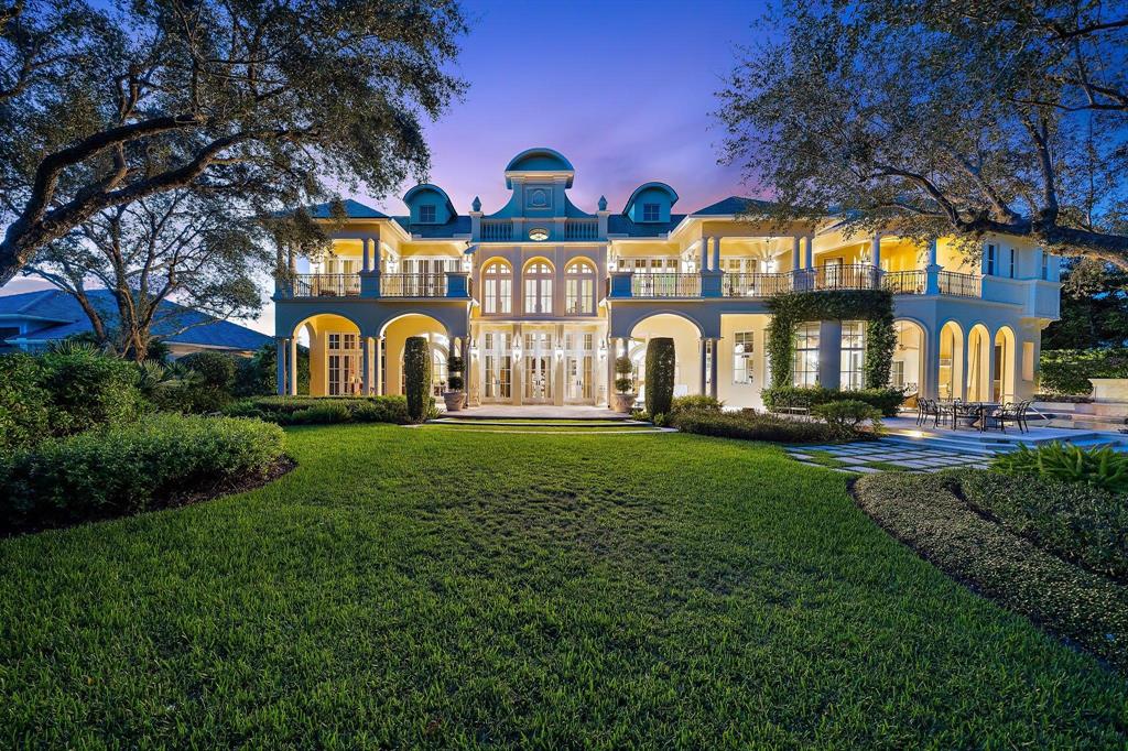 JUPITER HILLS - Residential