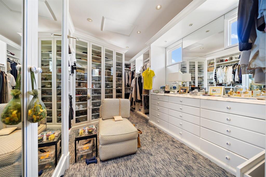 JUPITER HILLS - Residential