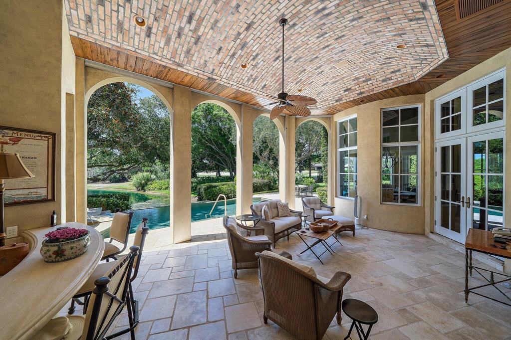 JUPITER HILLS - Residential