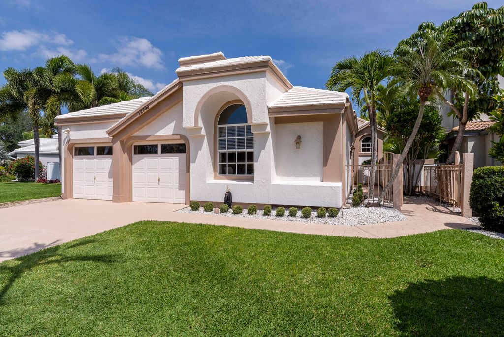 Photo of 12800 Touchstone Place, Palm Beach Gardens, FL 33418 (MLS # R10975115)