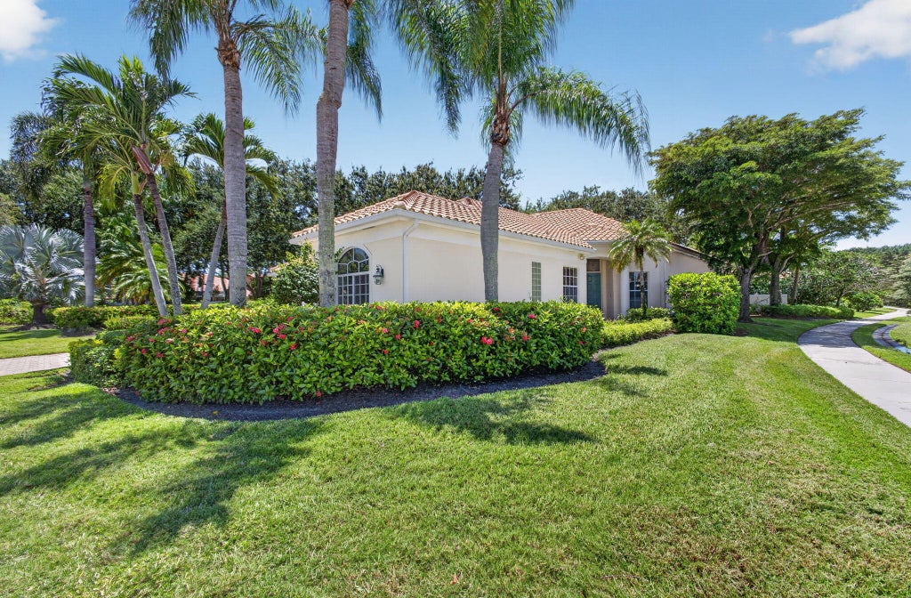 Photo of 1048 DIAMOND HEAD Way, Palm Beach Gardens, FL 33418 (MLS # B26055668)