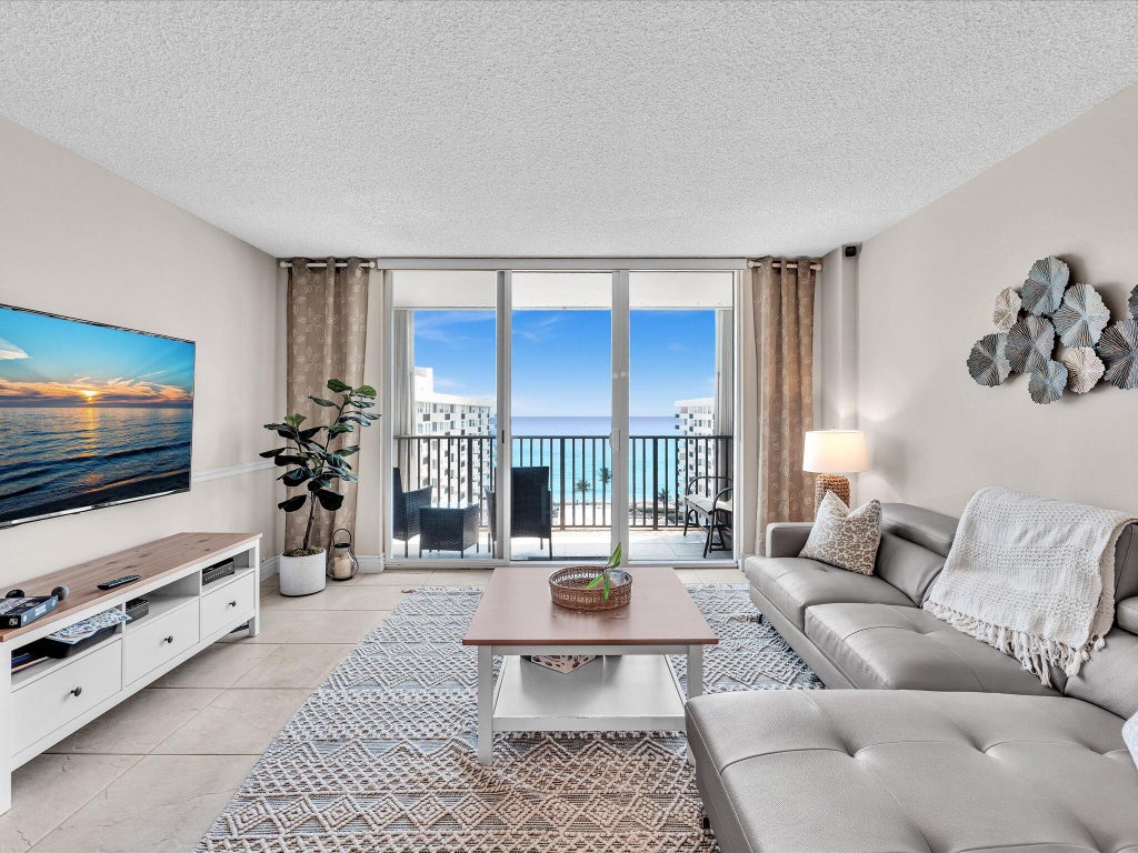 Photo of 1150 HILLSBORO MILE #1008, Hillsboro Beach, FL 33062 (MLS # B26094004)