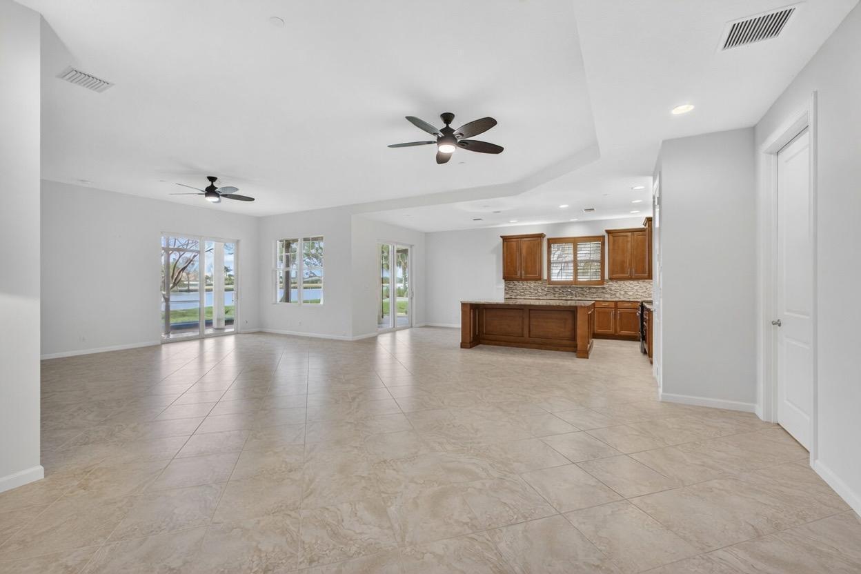 111 Tresana Boulevard 29