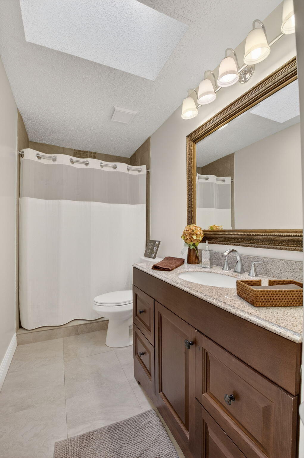 DELRAY VILLAS 4 - Residential