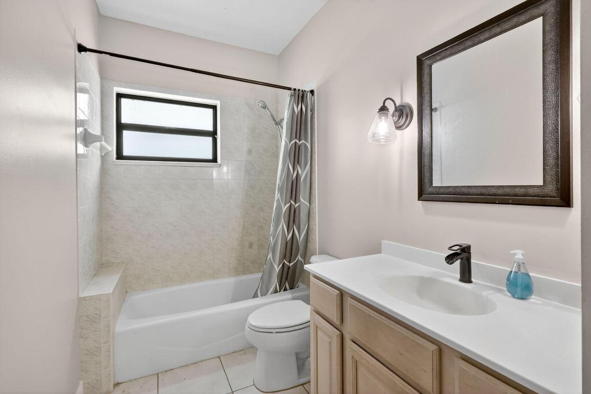 R BAR ESTATES UNIT 3 - Residential