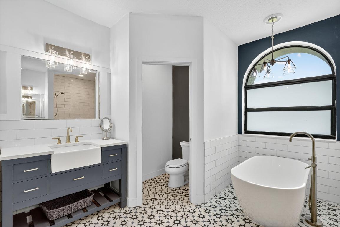 R BAR ESTATES UNIT 3 - Residential