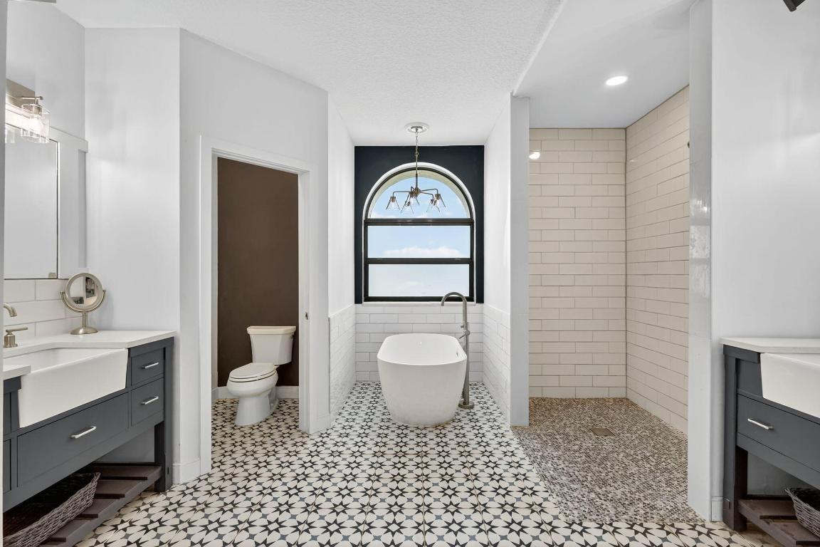 R BAR ESTATES UNIT 3 - Residential