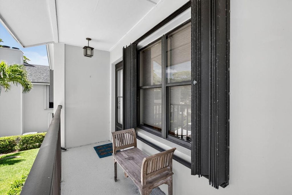 Photo of 704 Clubhouse Circle, Jupiter, FL 33477 (MLS # R11102421)