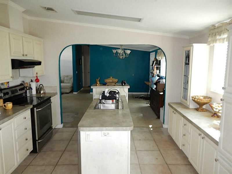 RAVENSWOOD ESTATES & MARI - Residential