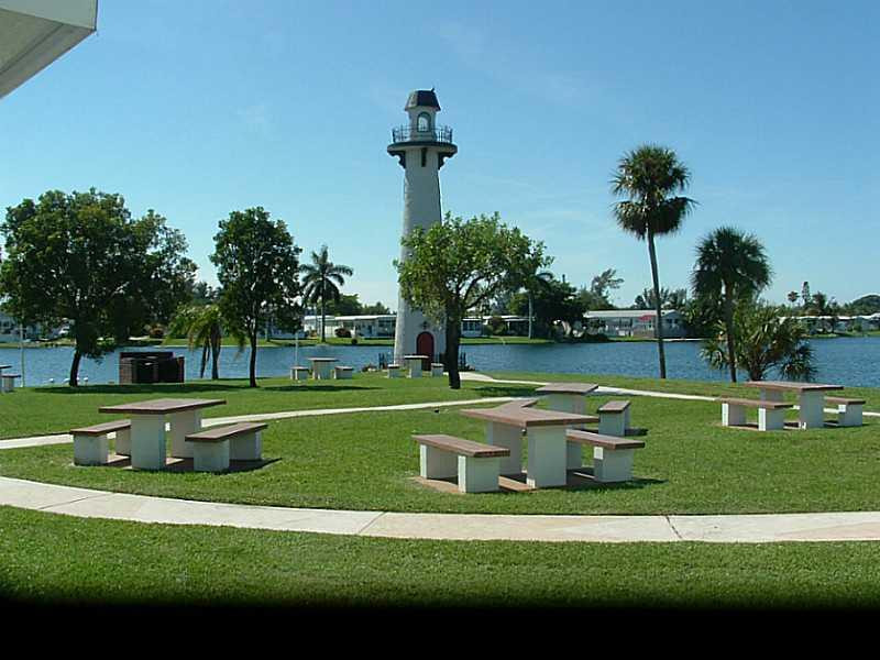 RAVENSWOOD ESTATES & MARI - Residential