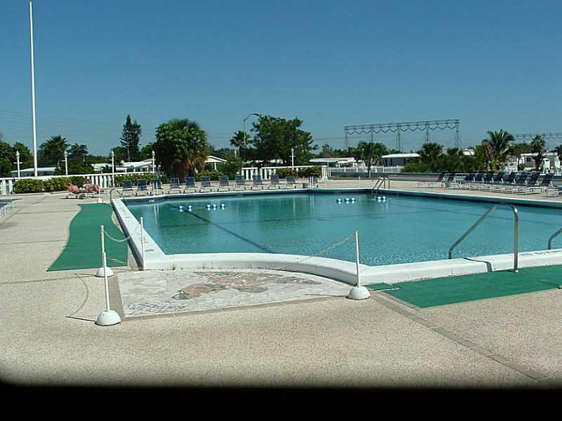 RAVENSWOOD ESTATES & MARI - Residential