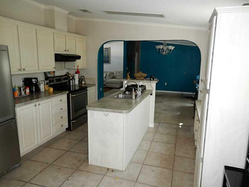 RAVENSWOOD ESTATES & MARI - Residential