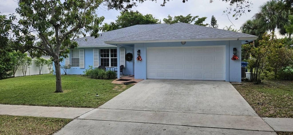 Photo of 946 Julia Heights Drive, Lantana, FL 33462 (MLS # R11120139)