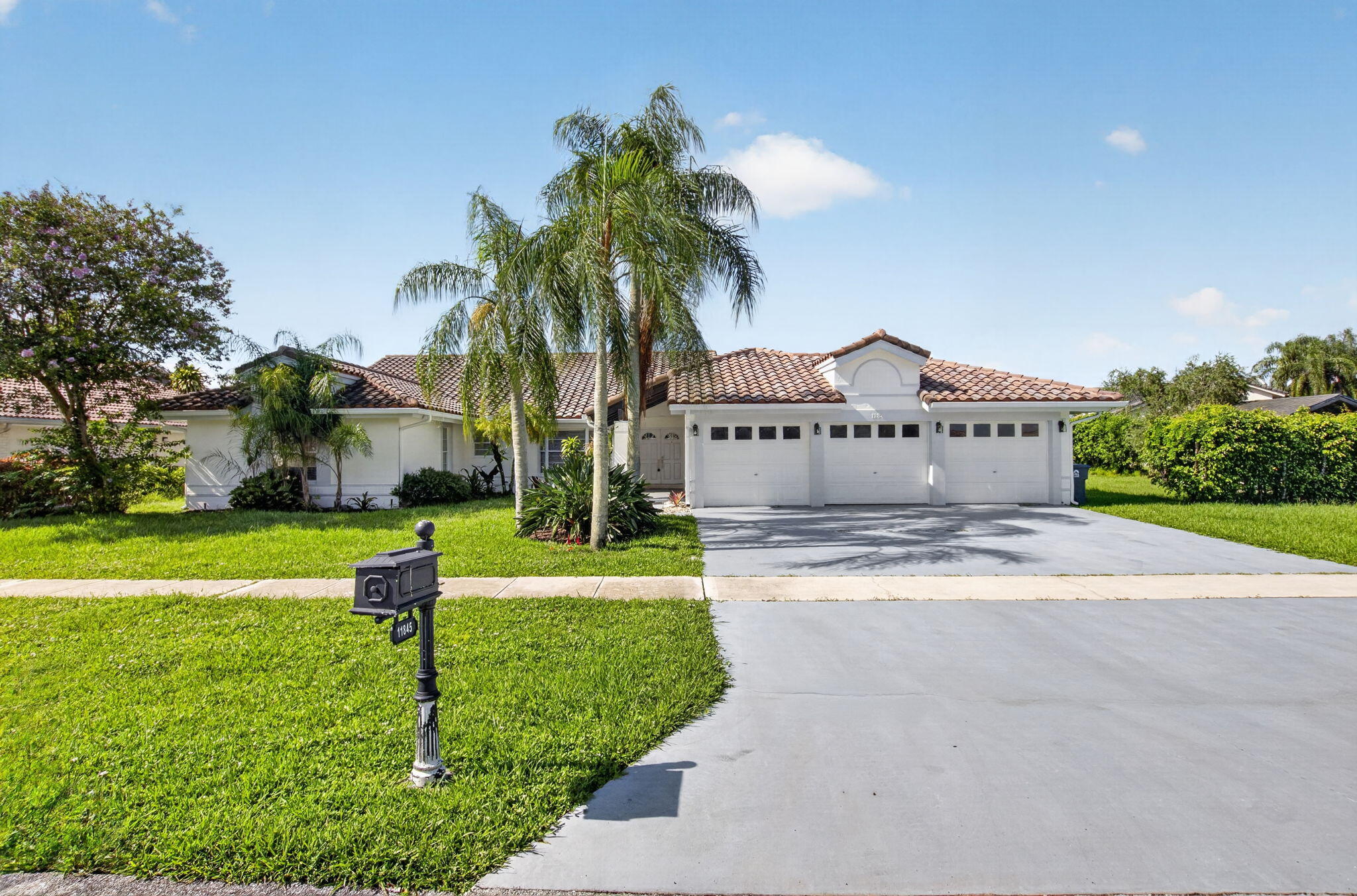 11845 Island Lakes Lane