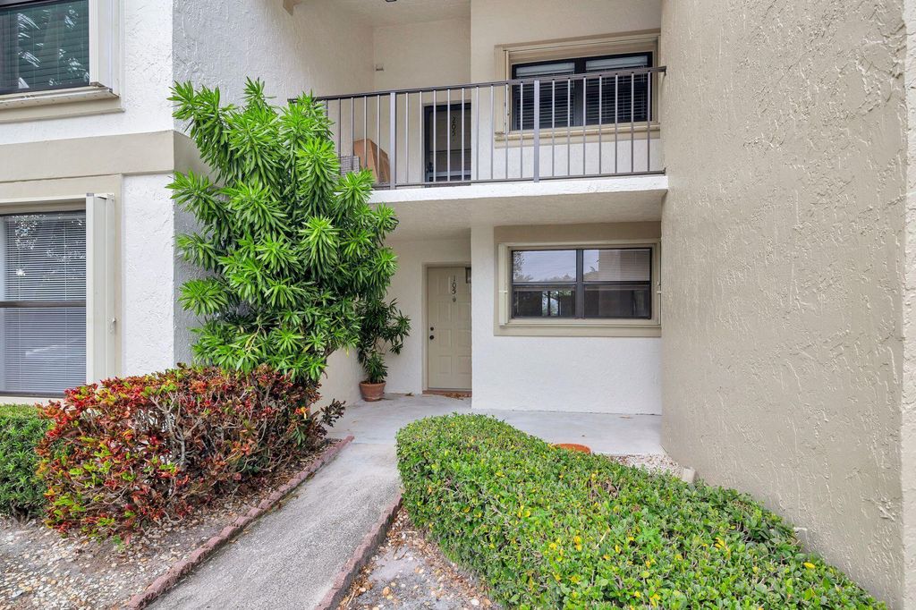 Photo of 6944 Briarlake Circle #105, West Palm Beach, FL 33418 (MLS # R10947244)