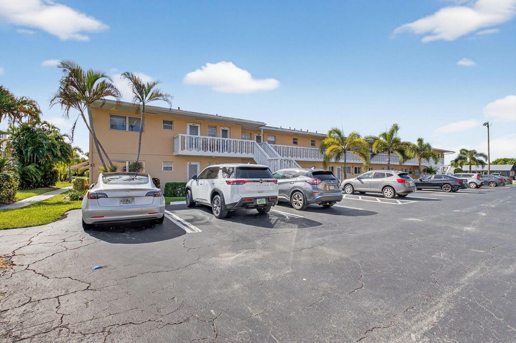 Photo of 2152 NE 1st Way #101, Boynton Beach, FL 33435 (MLS # R11144358)