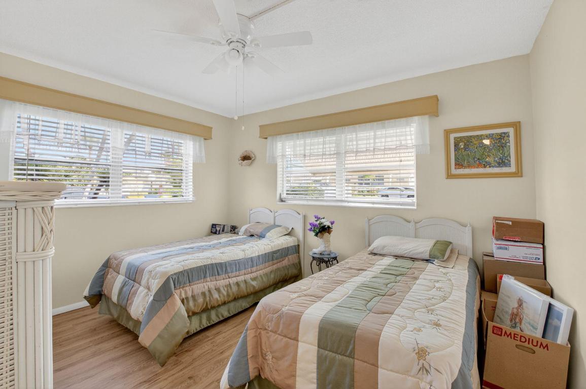 VILLAGE ROYALE CONDO 8 - Residential