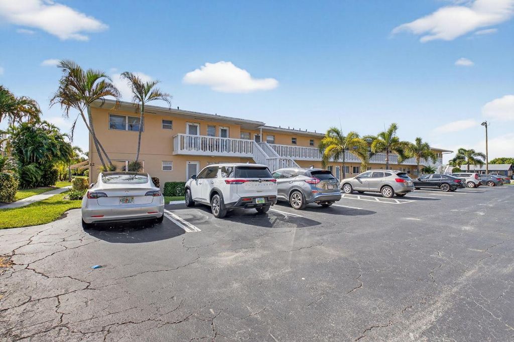 Photo of 2152 NE 1st Way #101, Boynton Beach, FL 33435 (MLS # R11144358)