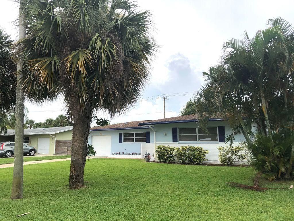 Photo of 3582 Lighthouse Drive, Palm Beach Gardens, FL 33410 (MLS # R10726057)